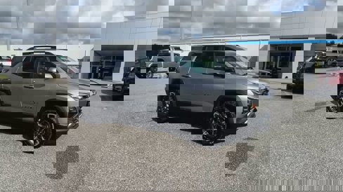 New 2026 Chevrolet Equinox ACTIV w/ Convenience Package III image 2