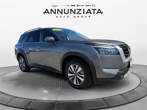 Used 2025 Nissan Pathfinder SL image 7