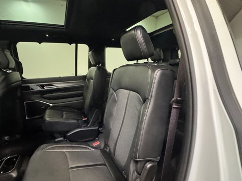 Used 2024 Jeep Wagoneer Series II w/ Convenience Group I image 48