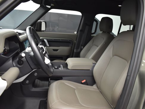 Used 2023 Land Rover Defender 110 X-Dynamic SE image 15