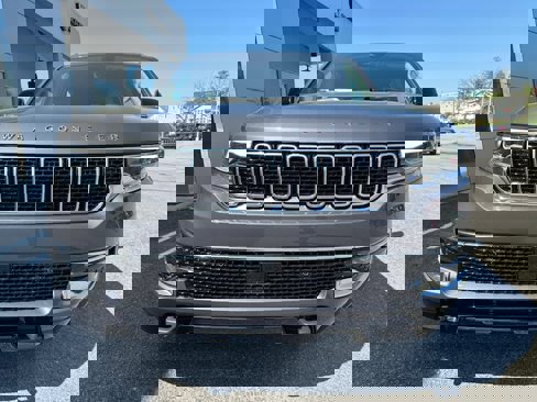New 2024 Jeep Wagoneer L 4WD w/ Rear Seat Video Group 1 image 3