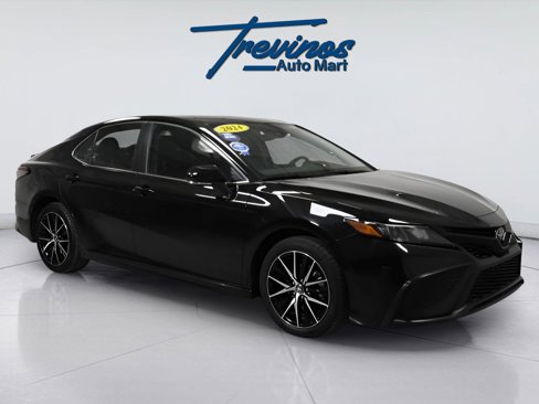 Used 2024 Toyota Camry SE image 1