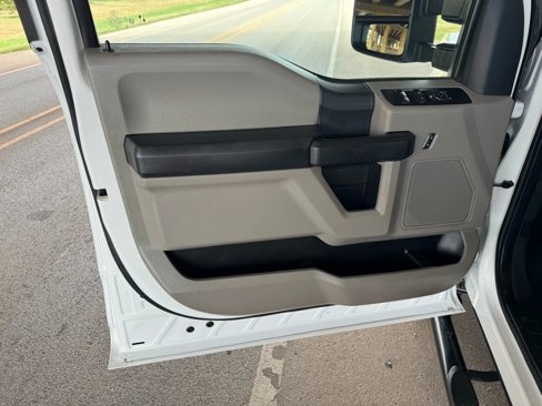 Used 2022 Ford F250 XL w/ Power Equipment Group image 10