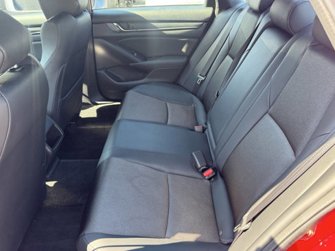 Used 2018 Honda Accord Sport image 26