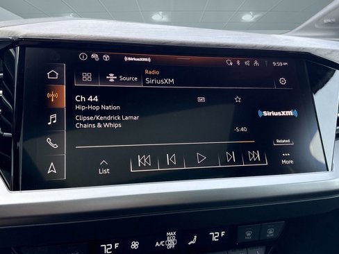 New 2025 Audi Q4 e-tron Prestige image 29