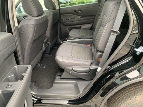 New 2025 Nissan Pathfinder SV w/ SV Premium Package image 22