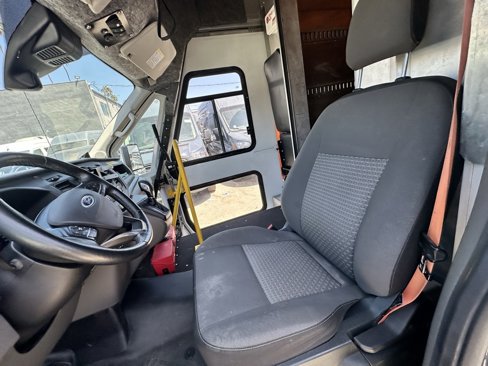 Used 2022 Ford Transit 350 DRW image 9