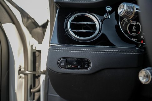 New 2026 Bentley Flying Spur Plug-In Hybrid image 29
