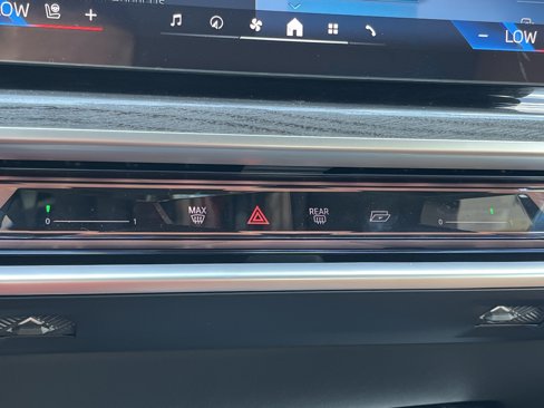 New 2026 BMW 740i w/ Premium Package image 7