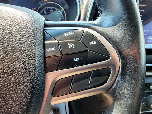 Used 2019 Jeep Cherokee Limited image 22