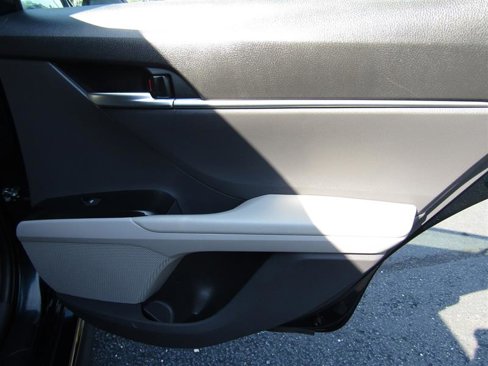 Used 2020 Toyota Camry SE image 34