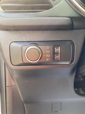 Used 2020 Ford Escape SE image 16