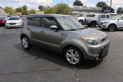 Used 2016 Kia Soul + image 13