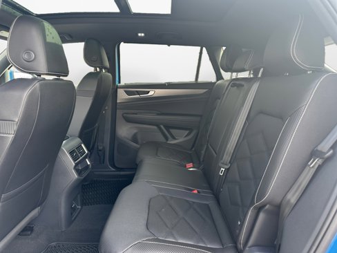 New 2025 Volkswagen Atlas Cross Sport SE image 13