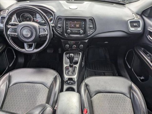 Used 2018 Jeep Compass Latitude image 16