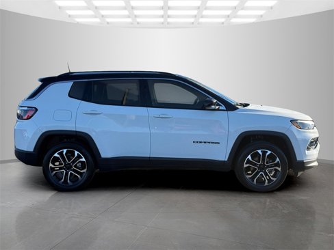 Certified 2022 Jeep Compass Limited image 8