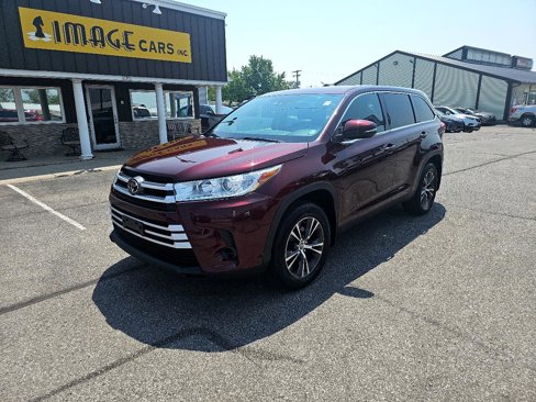 Used 2019 Toyota Highlander LE image 2