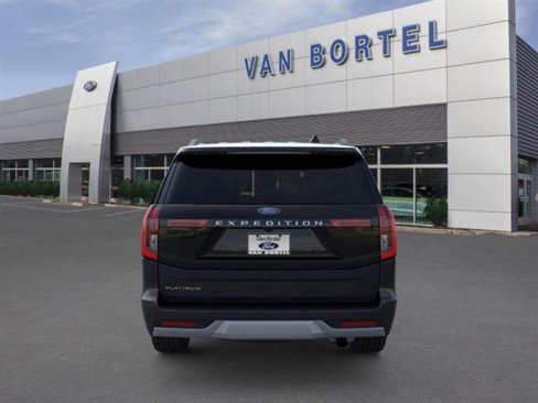 New 2025 Ford Expedition Platinum image 5