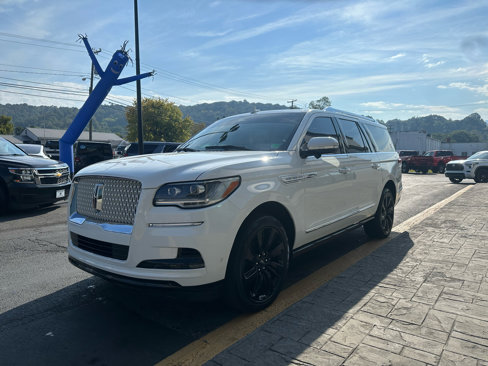 Used 2024 Lincoln Navigator L Reserve image 4