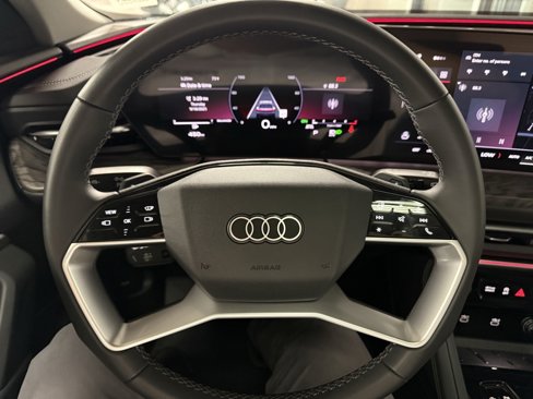 Used 2025 Audi Q5 Premium Plus w/ Premium Plus image 11