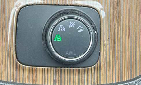 Used 2020 GMC Acadia SLE image 26