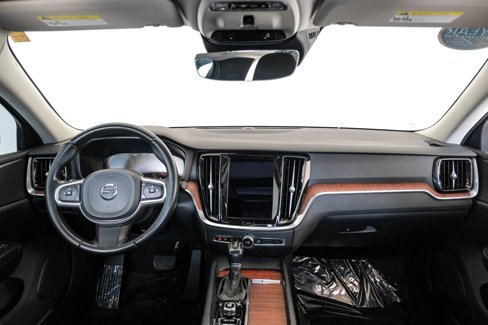 Used 2021 Volvo S60 T5 Momentum image 14