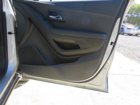 Used 2019 Chevrolet Trax LS image 16