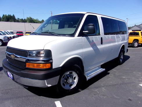 Used 2016 Chevrolet Express 3500 LT w/ LT Preferred Equipment Group image 2