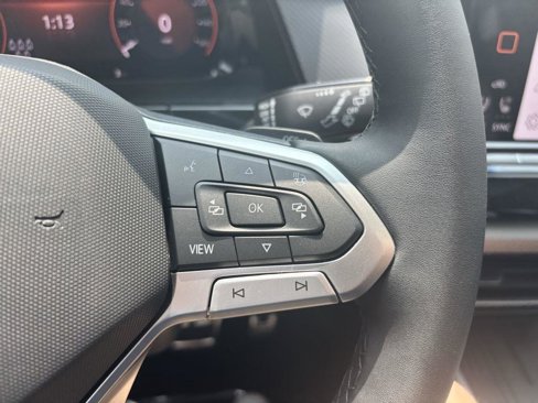 New 2025 Volkswagen Atlas Peak Edition SE image 17