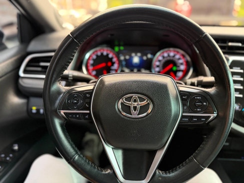 Used 2018 Toyota Camry XSE w/ Driver Assist Package image 10