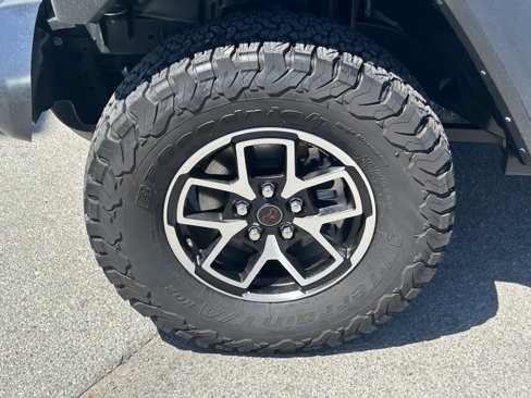 Used 2024 Jeep Wrangler Unlimited Rubicon w/ Safety Group image 10