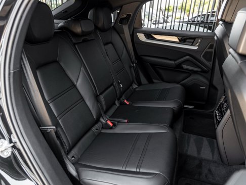 New 2026 Porsche Cayenne Coupe image 34