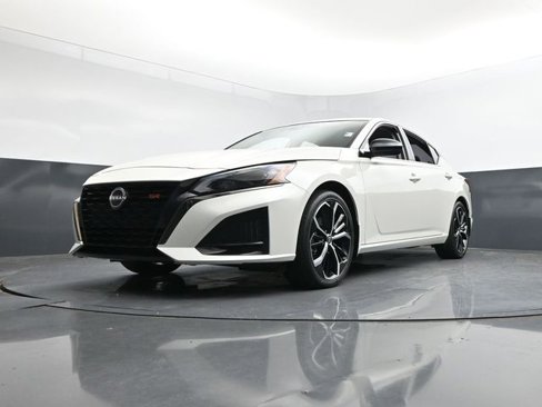 Used 2023 Nissan Altima 2.5 SR image 35
