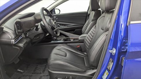 Used 2025 Hyundai Elantra Limited image 14