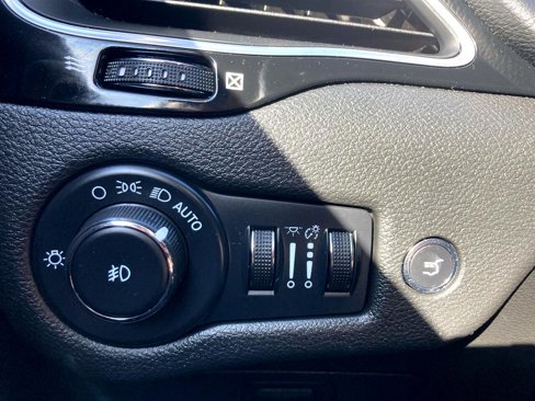 Used 2023 Jeep Cherokee Altitude Lux image 20