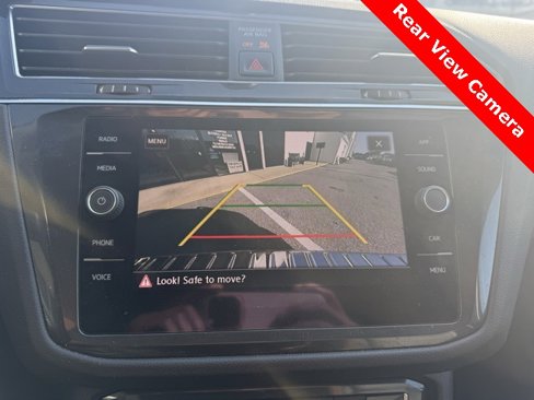 Used 2019 Volkswagen Tiguan SE image 19