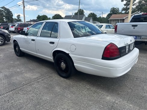 Used 2011 Ford Crown Victoria Police Interceptor image 3