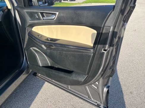 Used 2024 Ford Edge SEL image 11