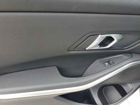 Used 2024 BMW 330i Sedan image 11