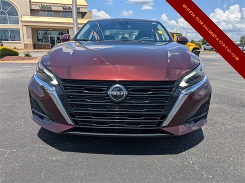 Used 2023 Nissan Altima 2.5 SV image 9