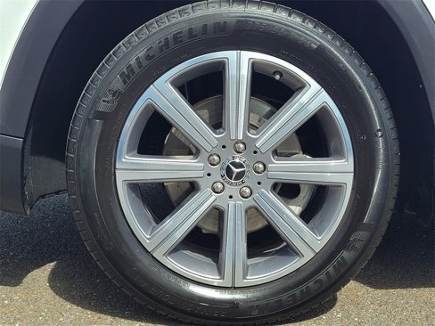 Used 2023 Mercedes-Benz GLS 450 4MATIC image 4