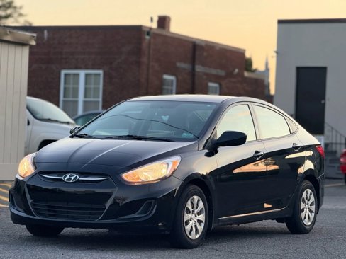 Used 2016 Hyundai Accent SE image 5