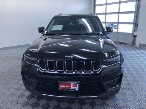Used 2023 Jeep Grand Cherokee Laredo image 15