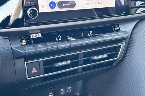 New 2026 Toyota Camry SE image 19