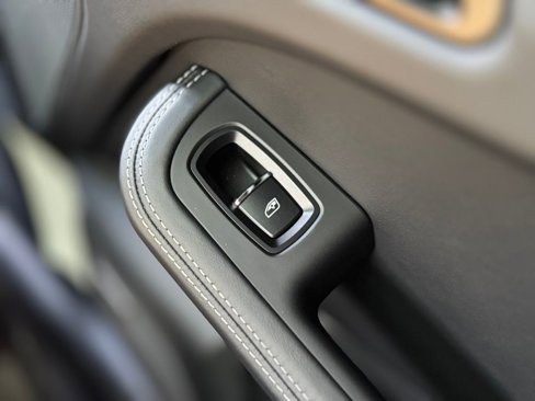 Used 2025 Porsche Macan GTS image 49