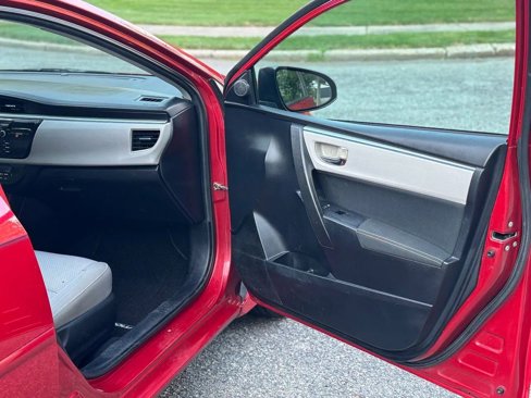 Used 2015 Toyota Corolla L image 16