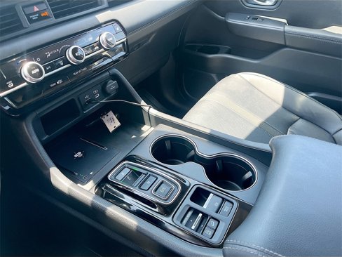 Used 2024 Honda Pilot Touring image 17