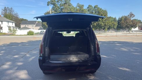 Used 2015 Cadillac Escalade Luxury image 13
