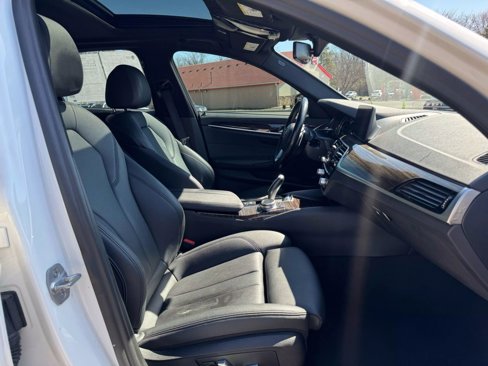 Used 2019 BMW 530i xDrive w/ Convenience Package image 18