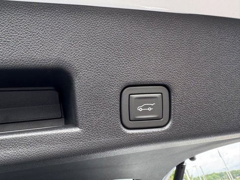 New 2026 Chevrolet Traverse LT w/ Driver Confidence Package image 8